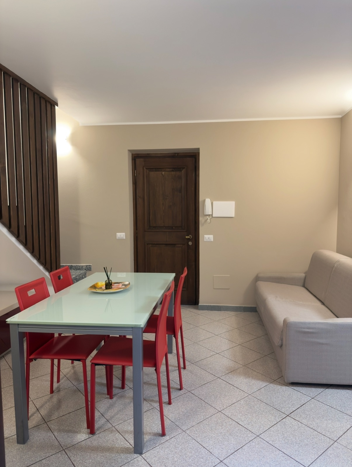 Sacco — Soggiorno con scala