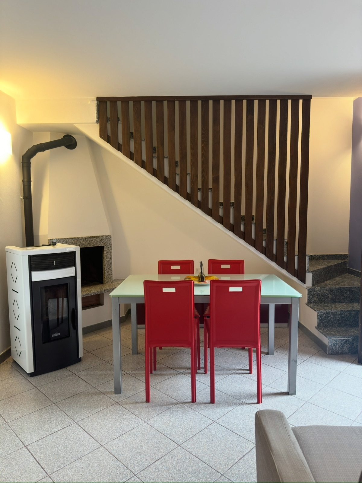Sacco — Soggiorno con stufa